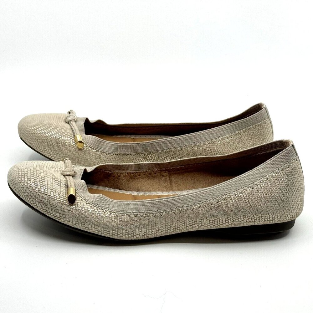 KELLY & KATIE Perri Slip-On Ballet Flat Shoe, Women's 9M, Beige Sparkle